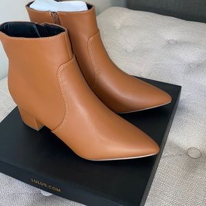 Lulus Heeled Pointed Toe Ankle Booties , Size 8